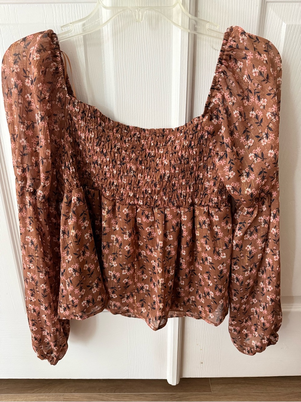 Francesca's Collections rust floral smocked puff sleeve blouse - Picture 3 of 6